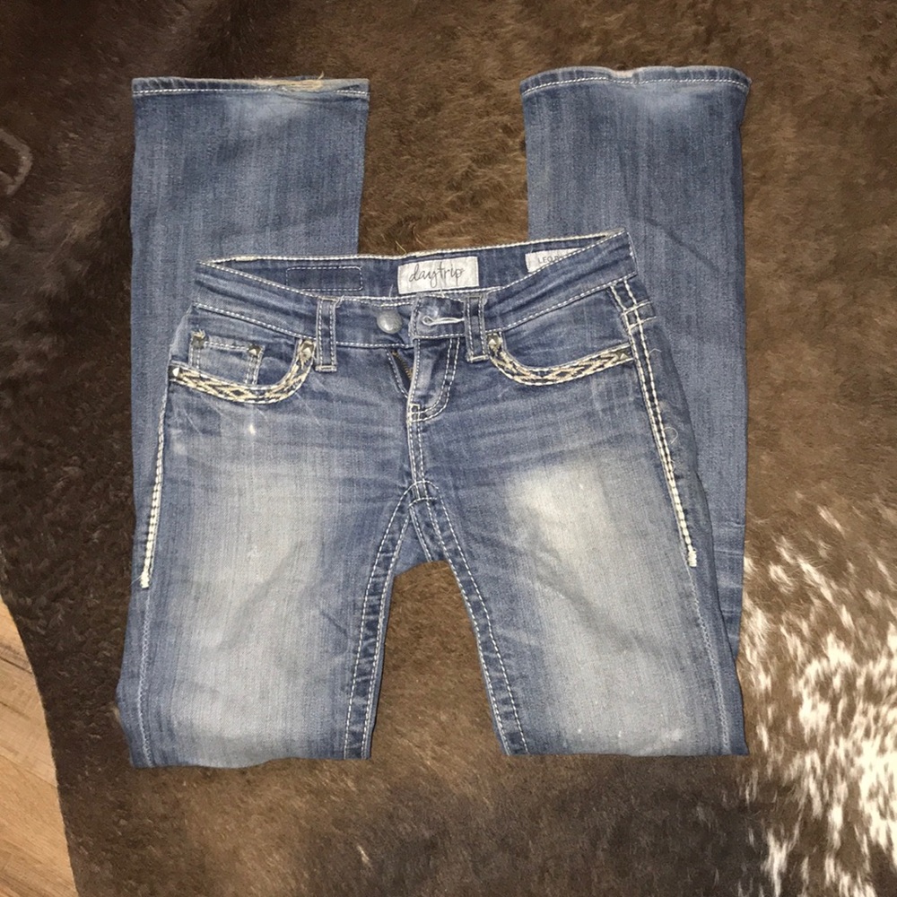 Leo bootcut Buckle jeans